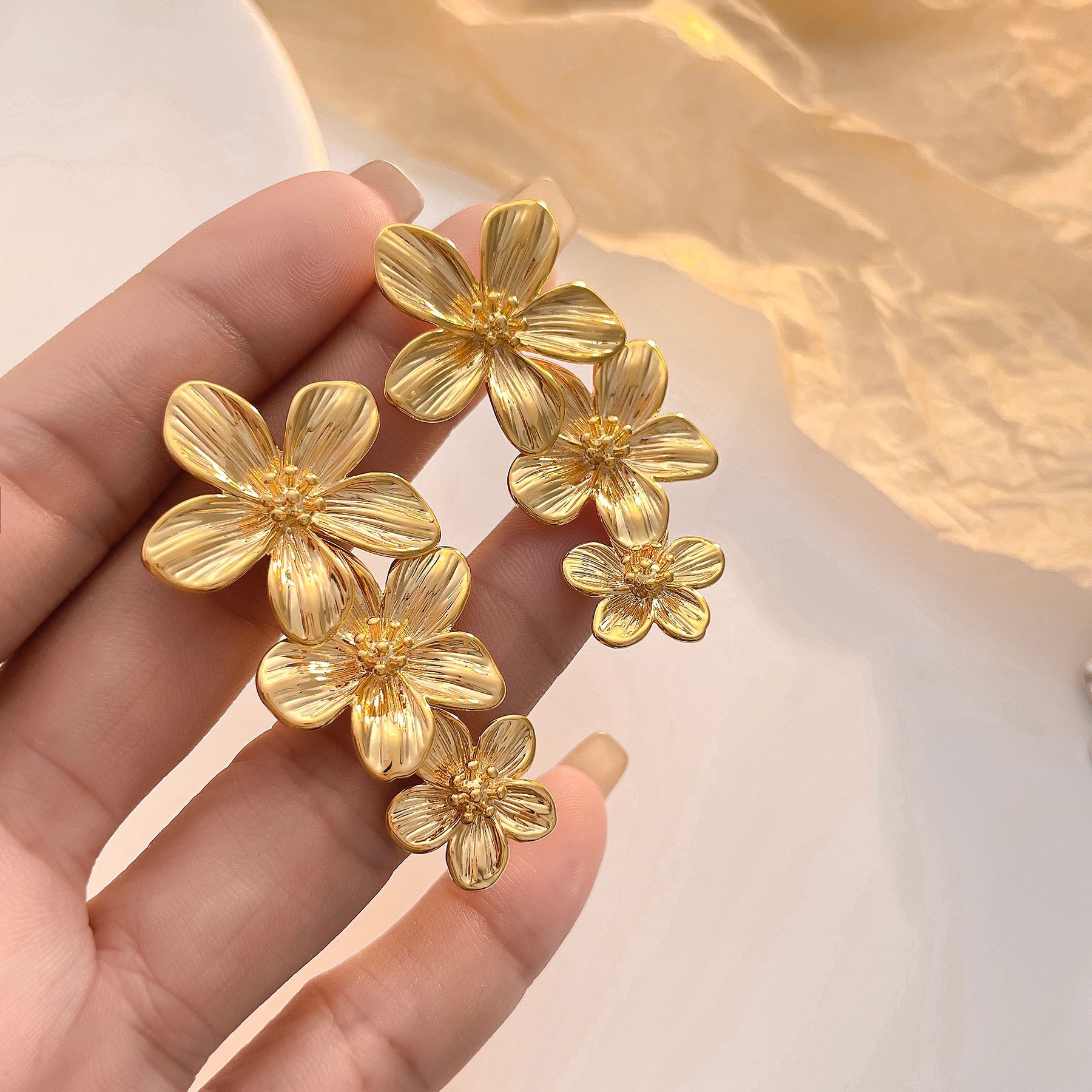 Travel Accessories For Europe - Kshmir orecchini nappa fiore in metallo